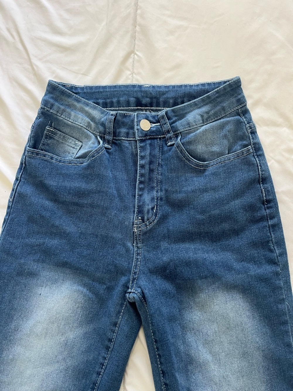 SHEIN Mid-Rise Wide Leg Blue Fade Jeans